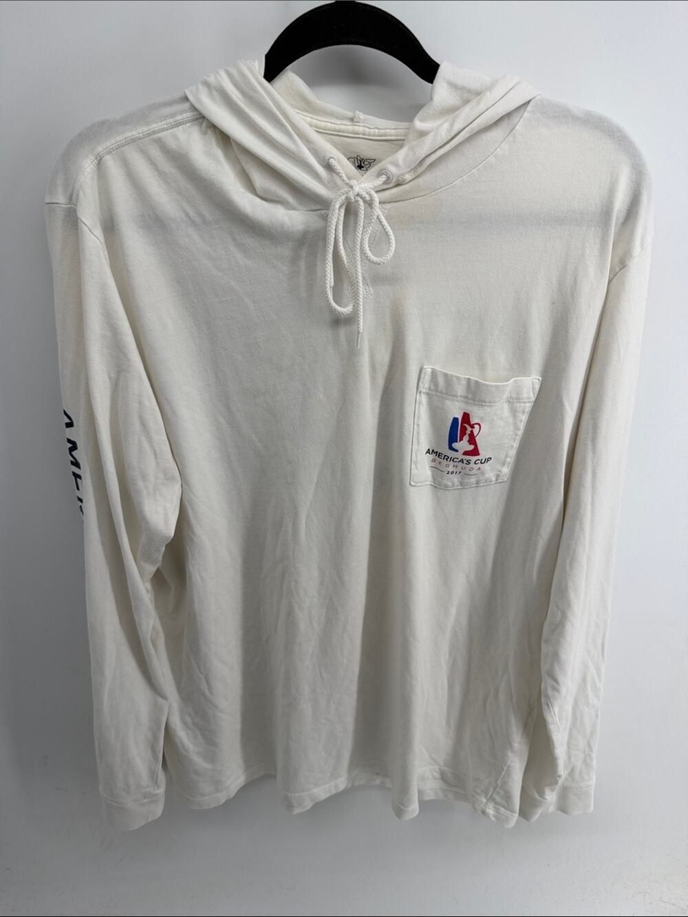 Vineyard Vines America’s Cup logo cotton long sleeve hooded T-shirt sz L